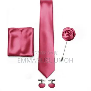 Flying Tie With Pocket Kerchief, Cufflinks and Brooch