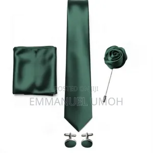 Flying Tie With Pocket Kerchief, Cufflinks and Brooch