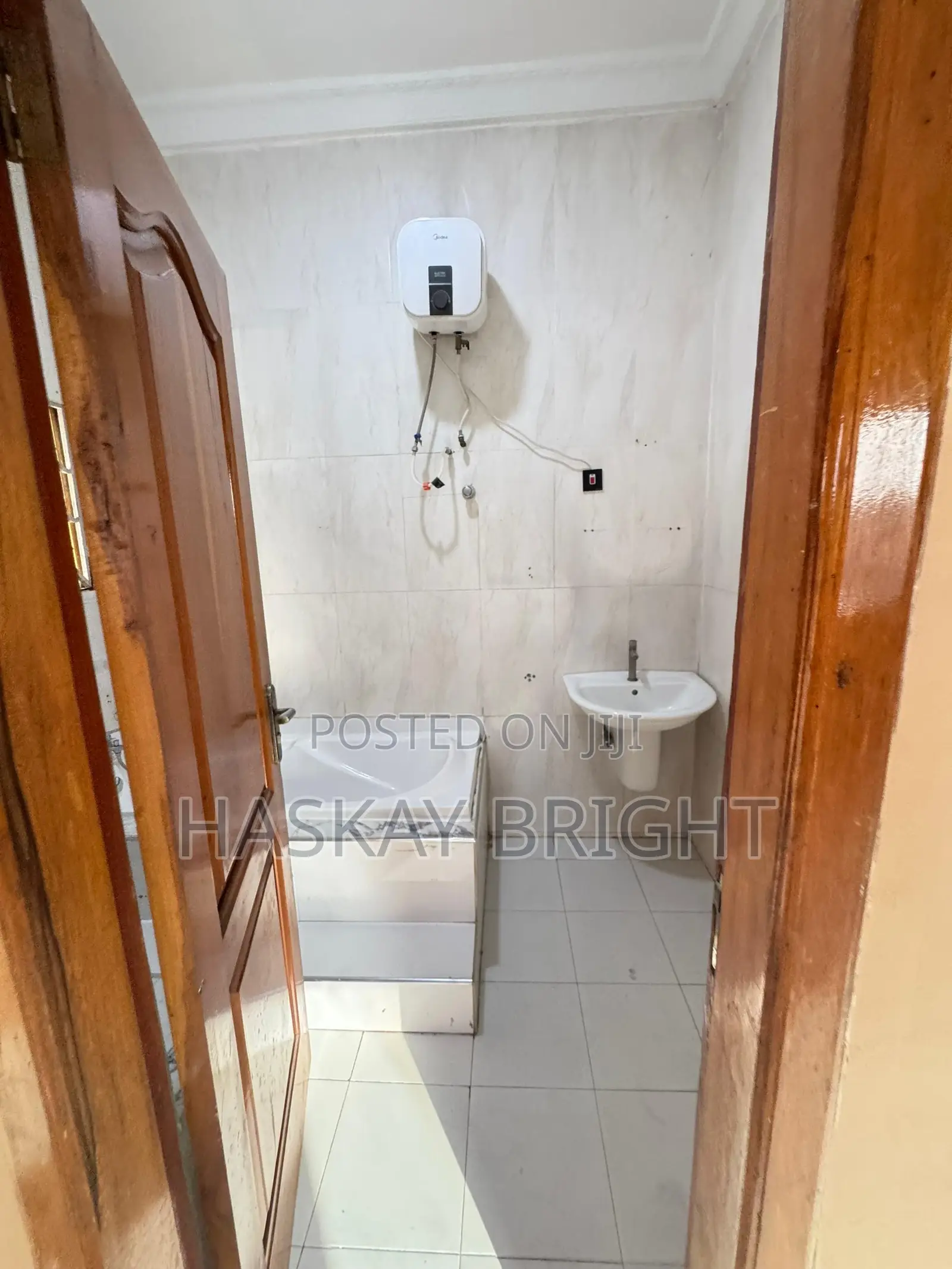 3bdrm Apartment in Dzorwulu for rent