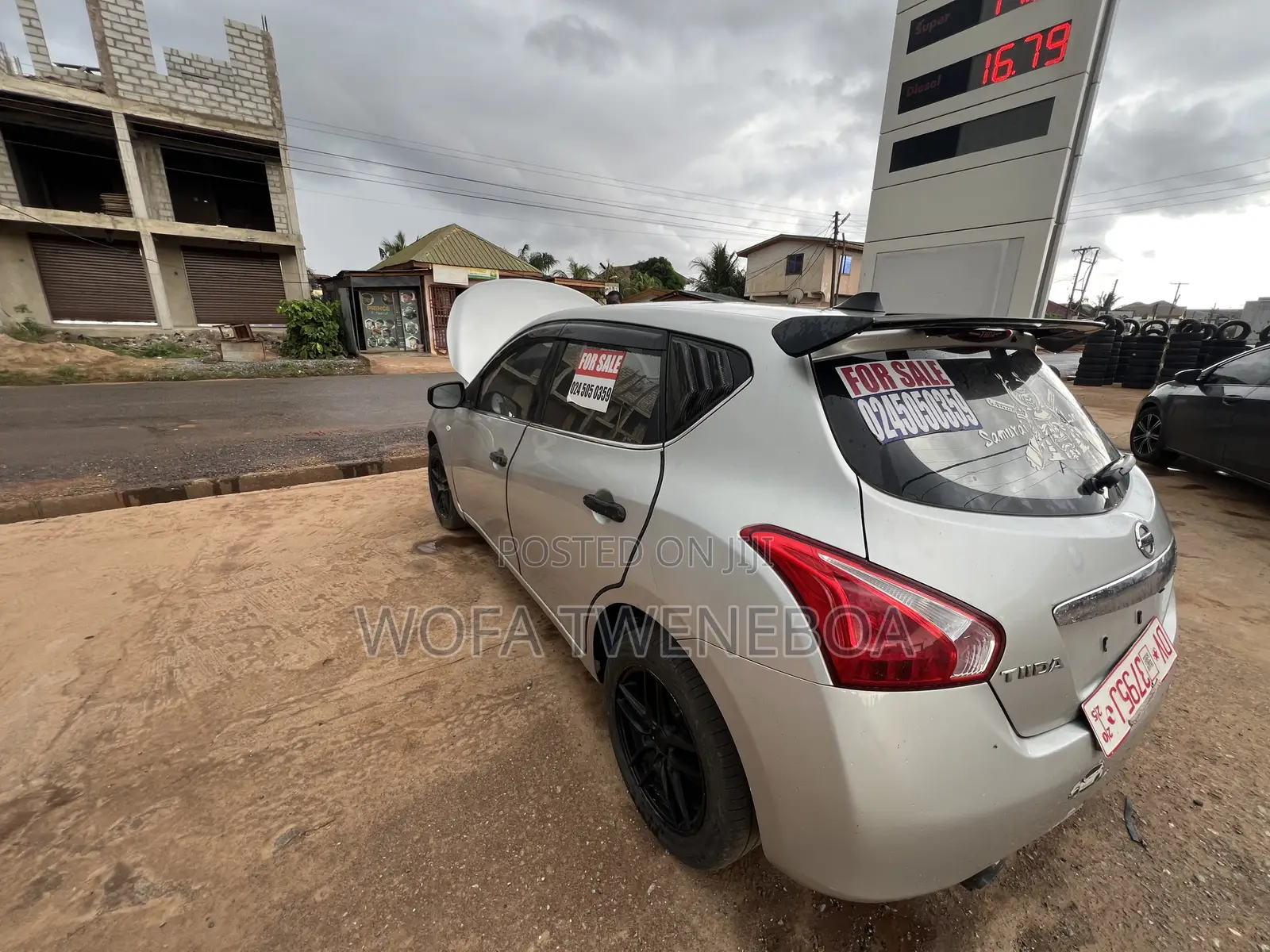 Nissan Tiida 2014 Silver