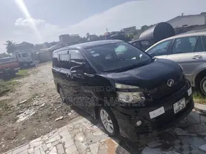 Toyota Voxy 2012 Black
