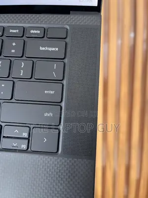 Laptop Dell Precision 5550 32GB Intel Core i7 SSD 512GB