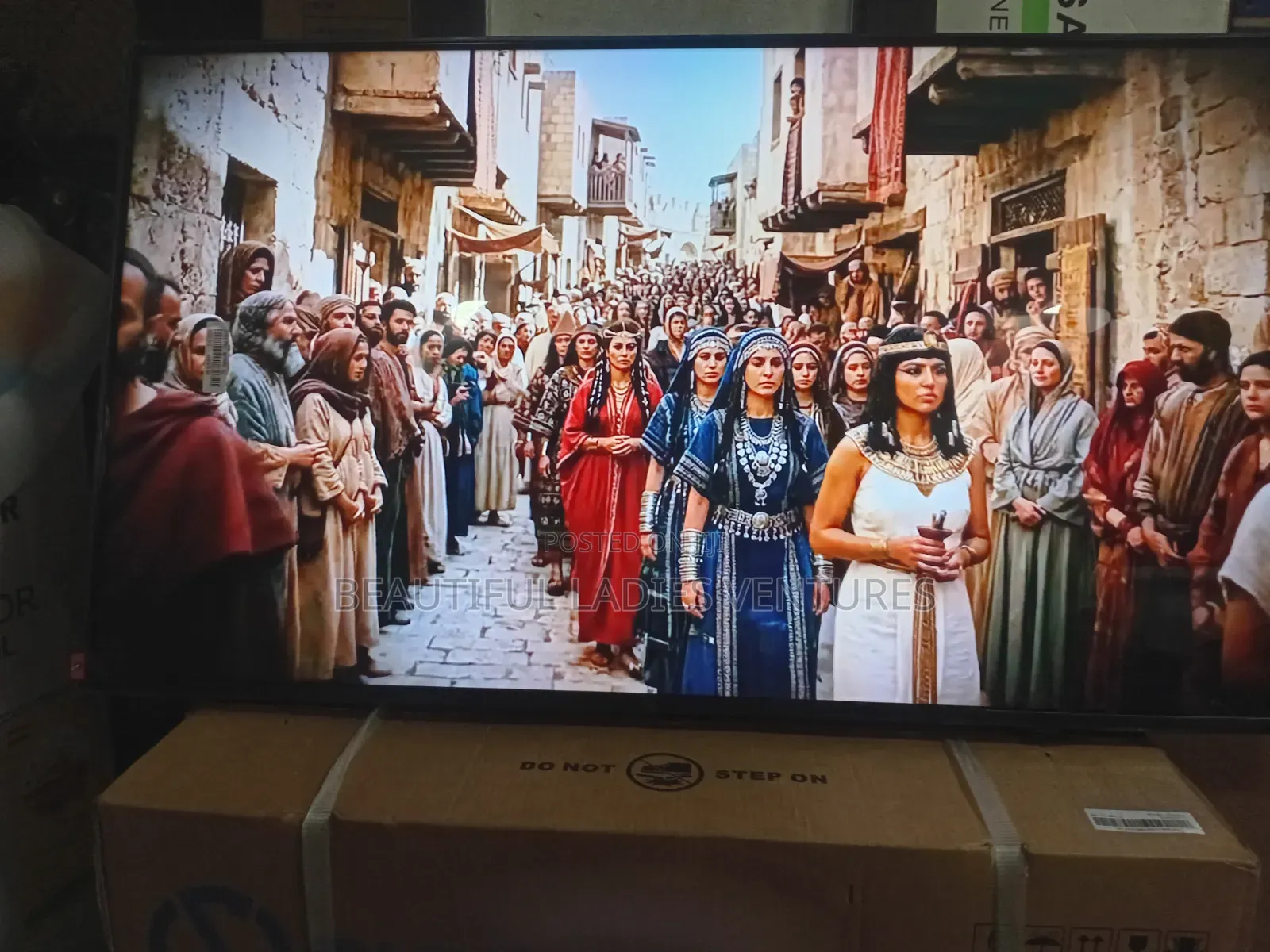 Samsung 43” Smart Television With Sleek Frameless Design