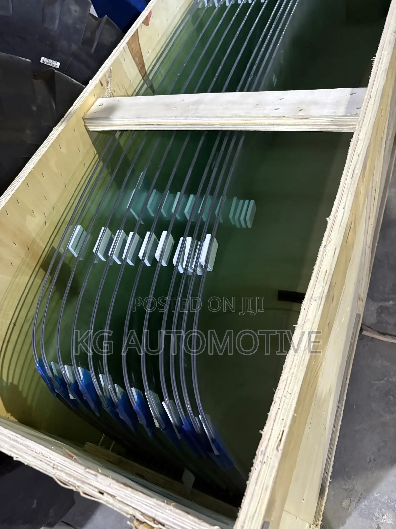 Shacman Windshield