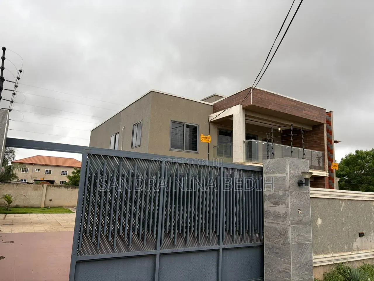 7bdrm Duplex in East Legon Hills, School Junction for rent