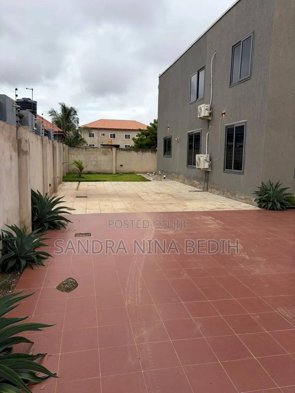 7bdrm Duplex in East Legon Hills, School Junction for rent