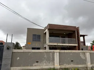 7bdrm Duplex in East Legon Hills, School Junction for rent