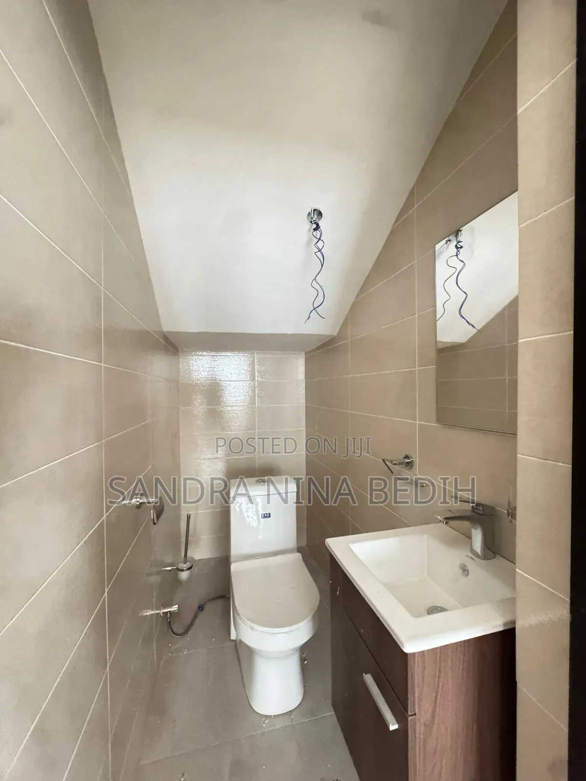 4bdrm Duplex in East Legon, American House for sale