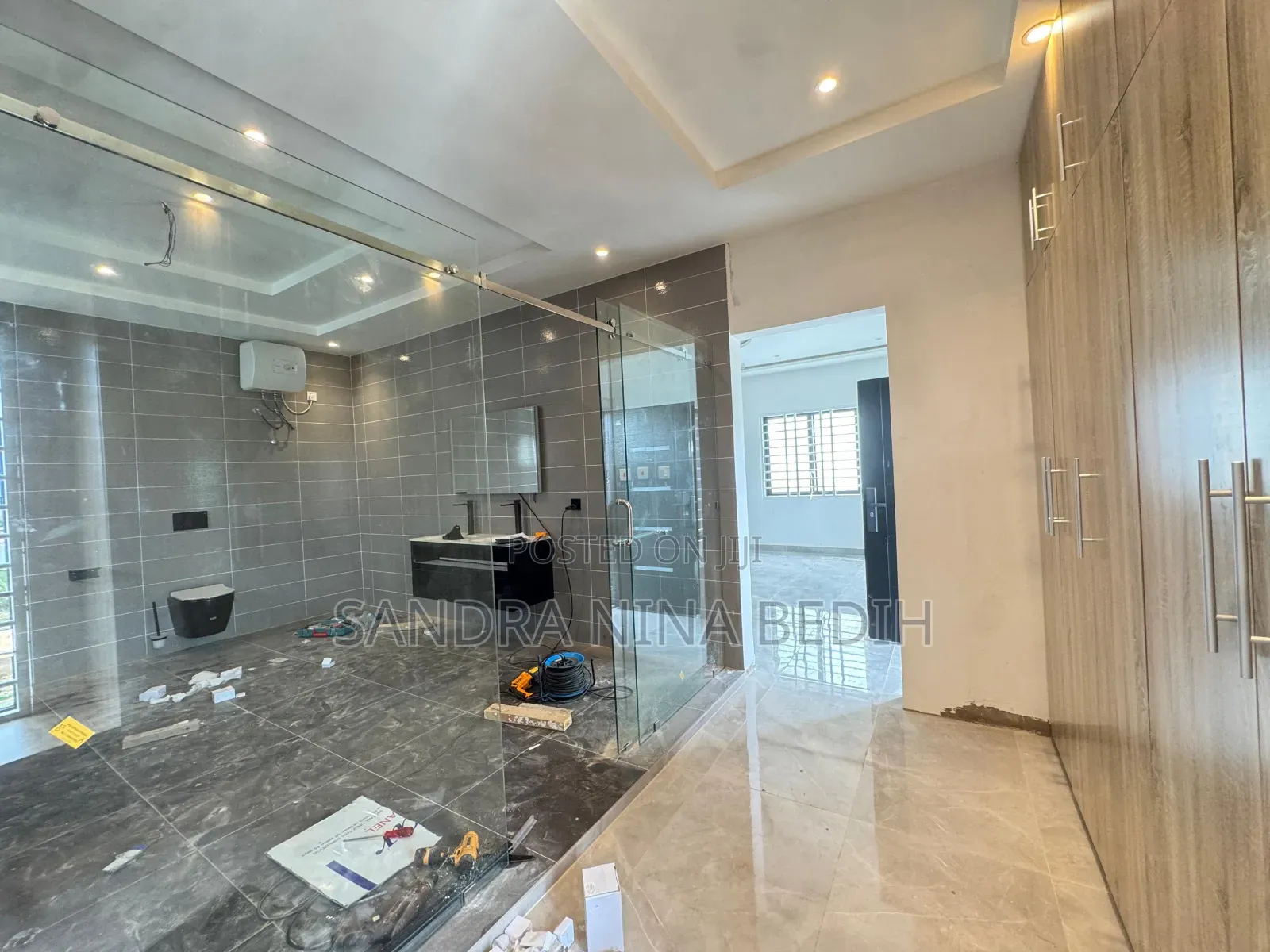 4bdrm Duplex in East Legon, American House for sale
