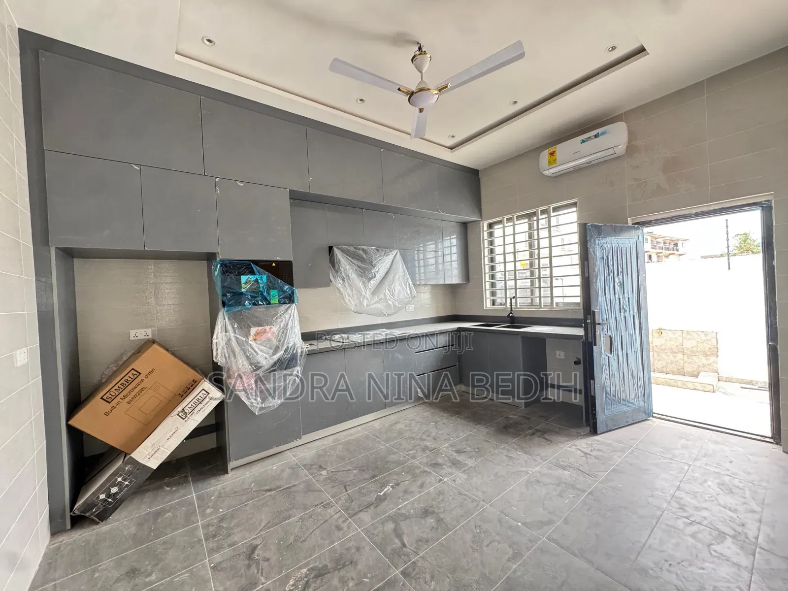 4bdrm Duplex in East Legon, American House for sale