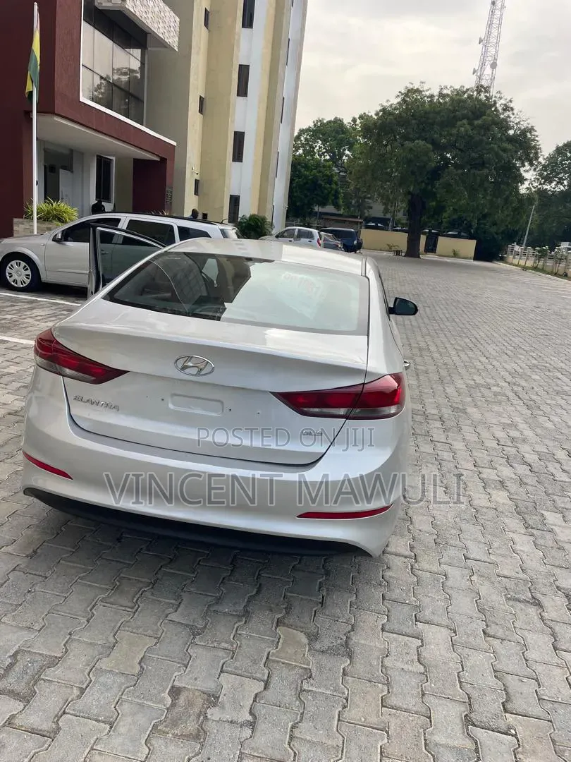Hyundai Elantra ECO Sedan FWD (1.4L 4cyl 7A) 2017 Silver