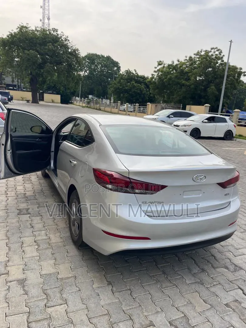 Hyundai Elantra ECO Sedan FWD (1.4L 4cyl 7A) 2017 Silver
