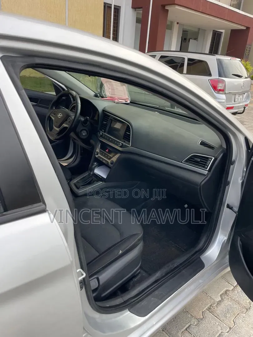 Hyundai Elantra ECO Sedan FWD (1.4L 4cyl 7A) 2017 Silver