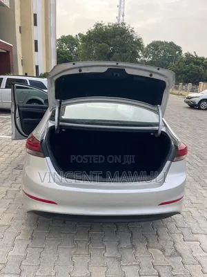 Hyundai Elantra ECO Sedan FWD (1.4L 4cyl 7A) 2017 Silver