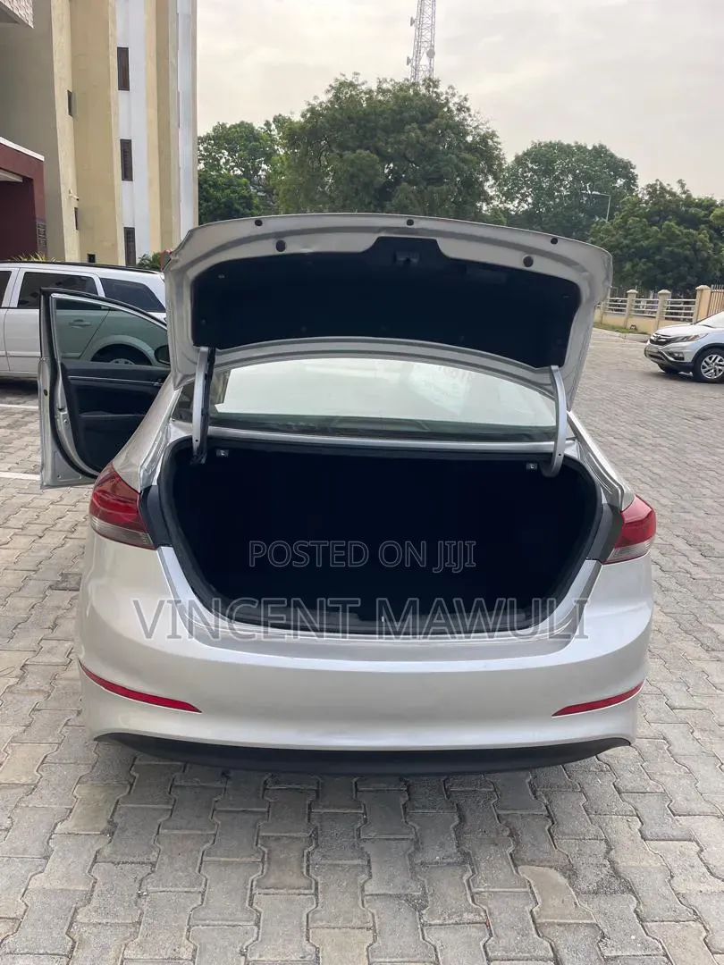 Hyundai Elantra ECO Sedan FWD (1.4L 4cyl 7A) 2017 Silver