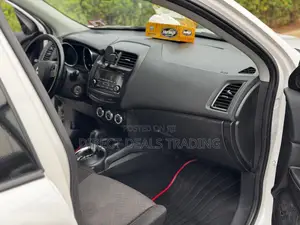 Mitsubishi Outlander ES FWD 2017 White