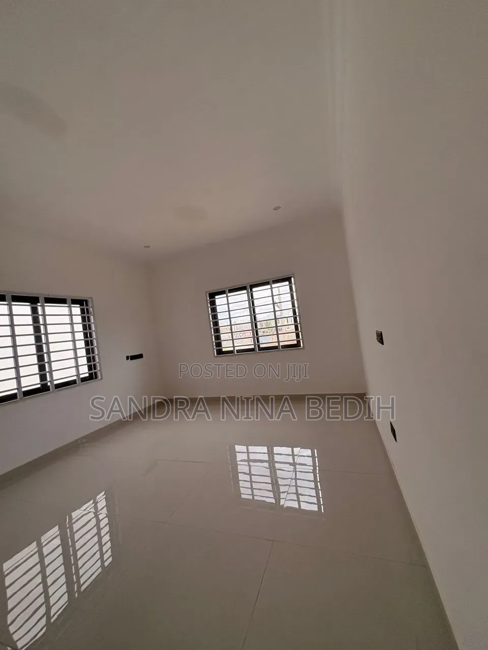 4bdrm Duplex in Agbogba, Cemetery Area for sale