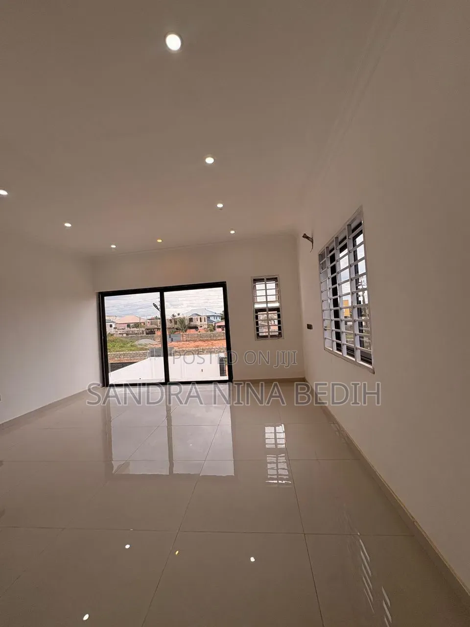 4bdrm Duplex in Agbogba, Cemetery Area for sale