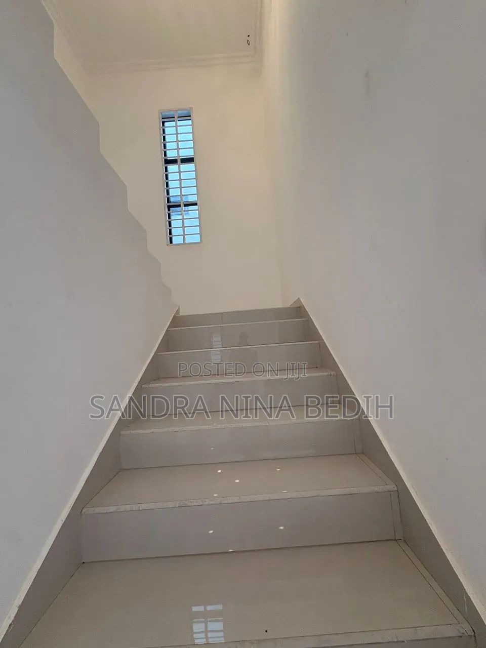 4bdrm Duplex in Agbogba, Cemetery Area for sale