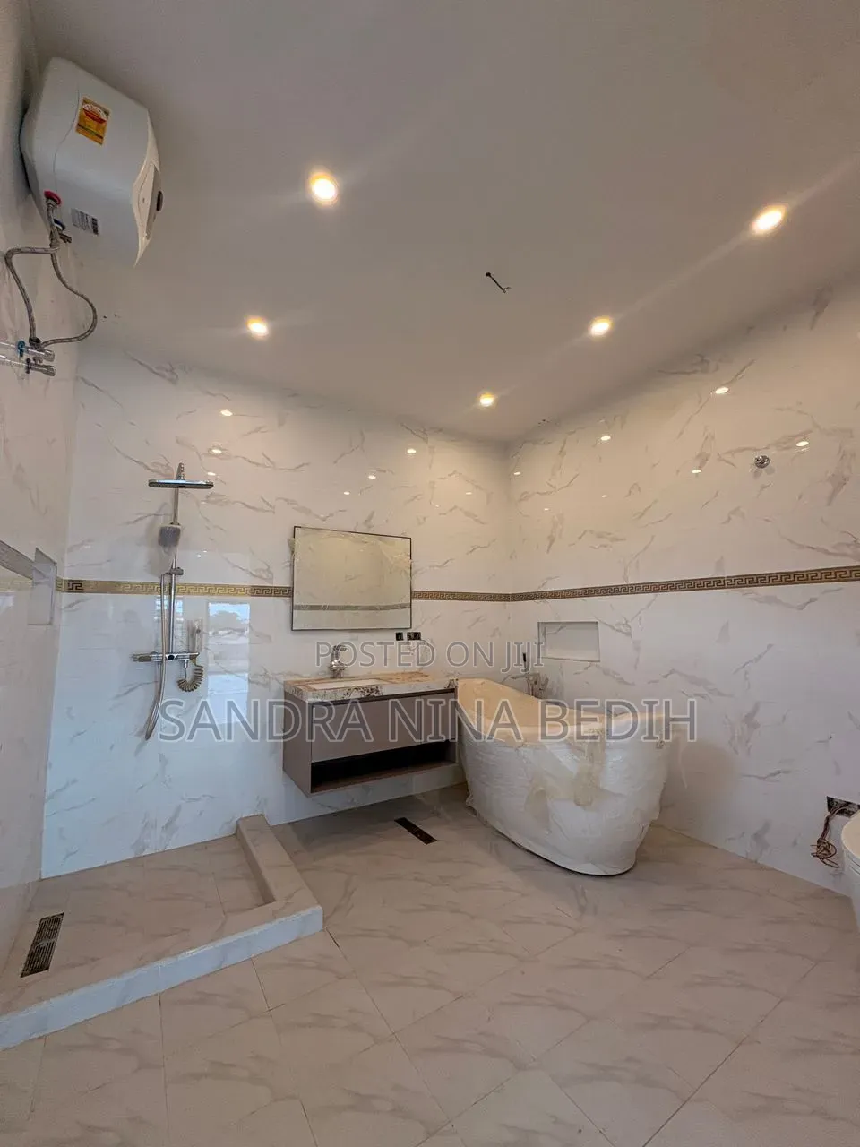 4bdrm Duplex in Agbogba, Cemetery Area for sale