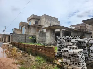 3bdrm House in Testimonial Building, Police Station for sale