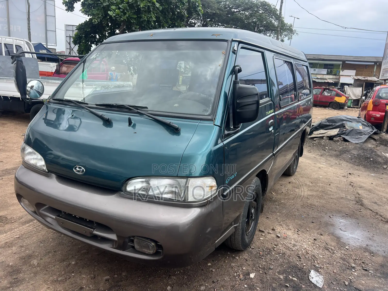Hyundai H-100 2000 Green