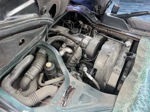 Hyundai H-100 2000 Green