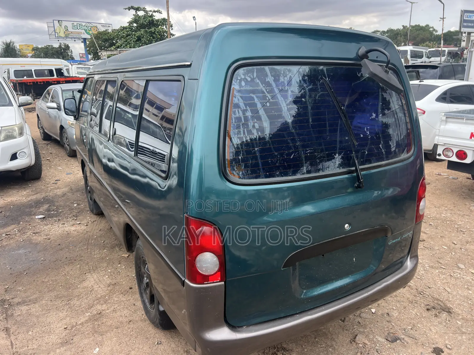 Hyundai H-100 2000 Green
