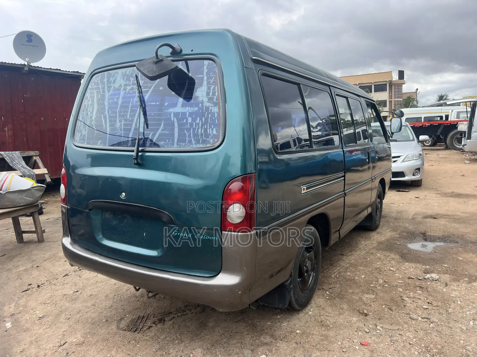 Hyundai H-100 2000 Green