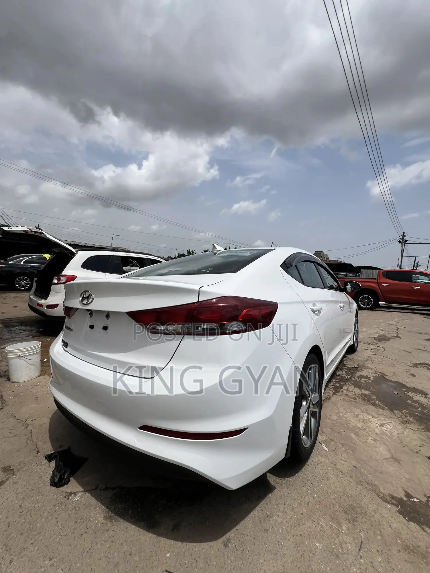 Hyundai Elantra Limited Sedan FWD (2.0L 4cyl 6A) 2017 White