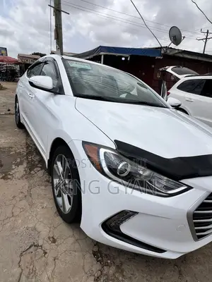 Hyundai Elantra Limited Sedan FWD (2.0L 4cyl 6A) 2017 White