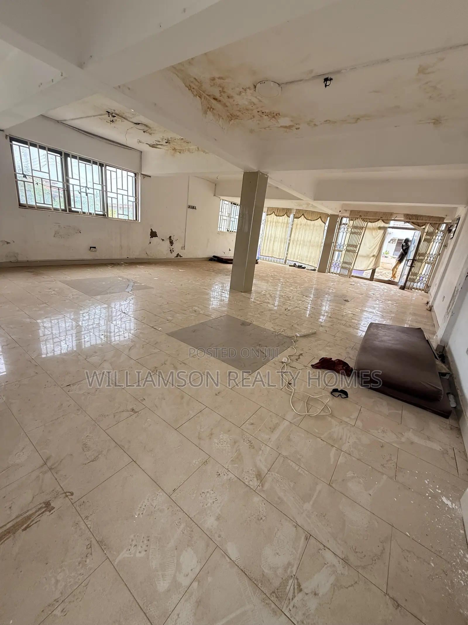 Double Road Side Shop/Store/Warehouse/Office Space 4rent, Spintex