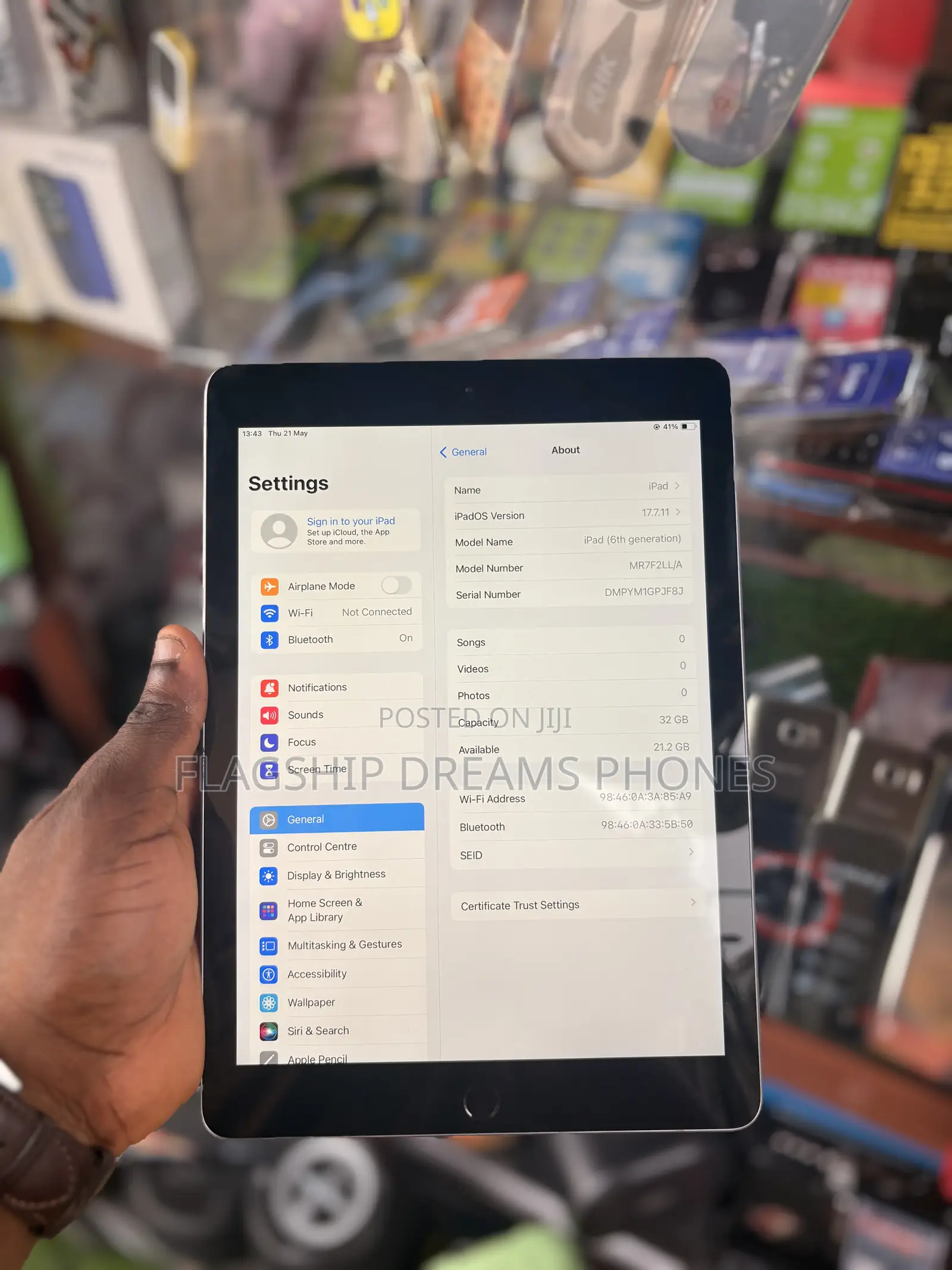 Apple iPad 9.7 32 GB Gray