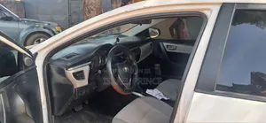 Toyota Corolla L 4dr Sedan (1.8L 4cyl 4A) 2015 White
