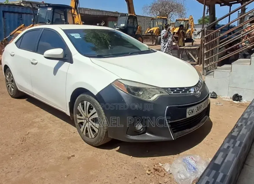 Toyota Corolla L 4dr Sedan (1.8L 4cyl 4A) 2015 White