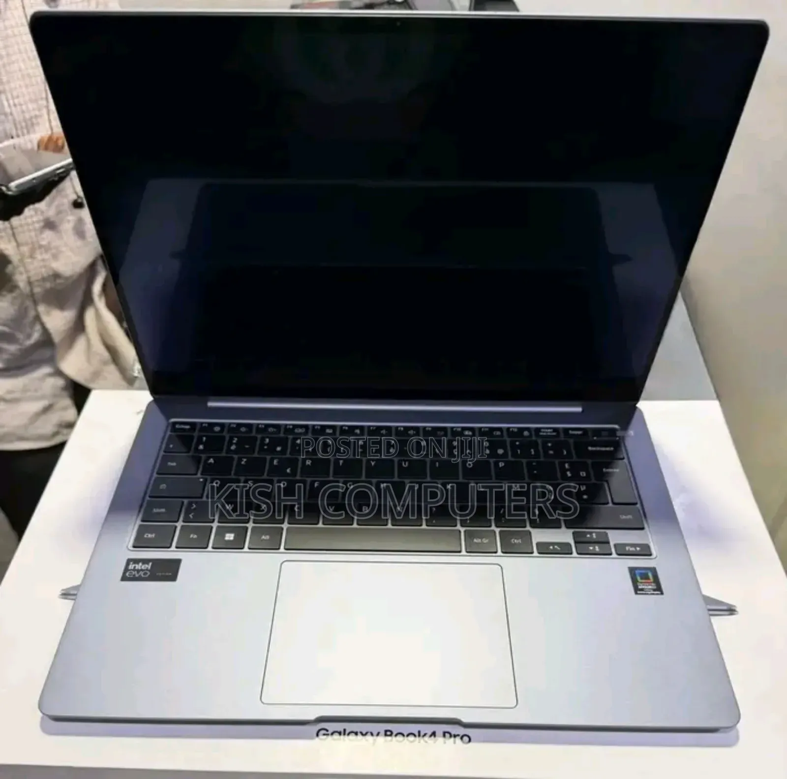 New Laptop Samsung Galaxy Book4 Pro 16GB Intel Core i7 SSD 1T