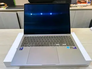New Samsung Galaxy Book5 Pro 32GB Intel Core Ultra 7 SSHD (Hybrid) 1T