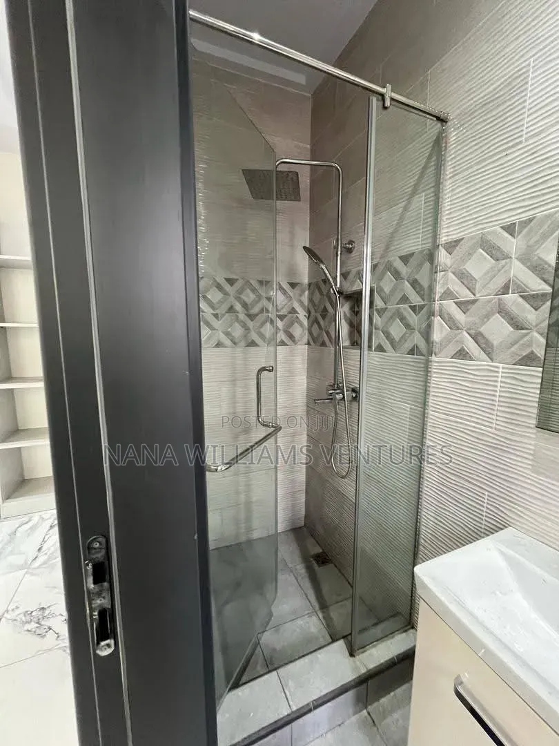 2bdrm Apartment in Leakside Haatso, Ga East Municipal for rent
