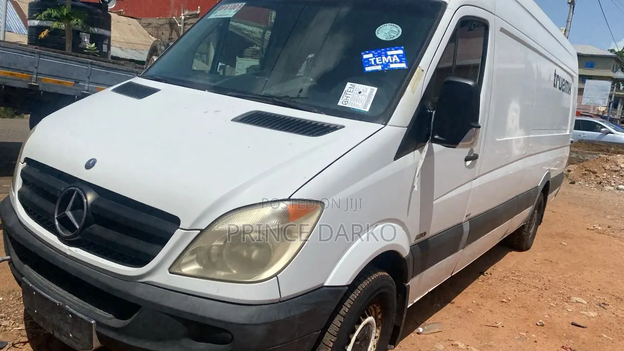 Mercedes-Benz Sprinter 2012 White