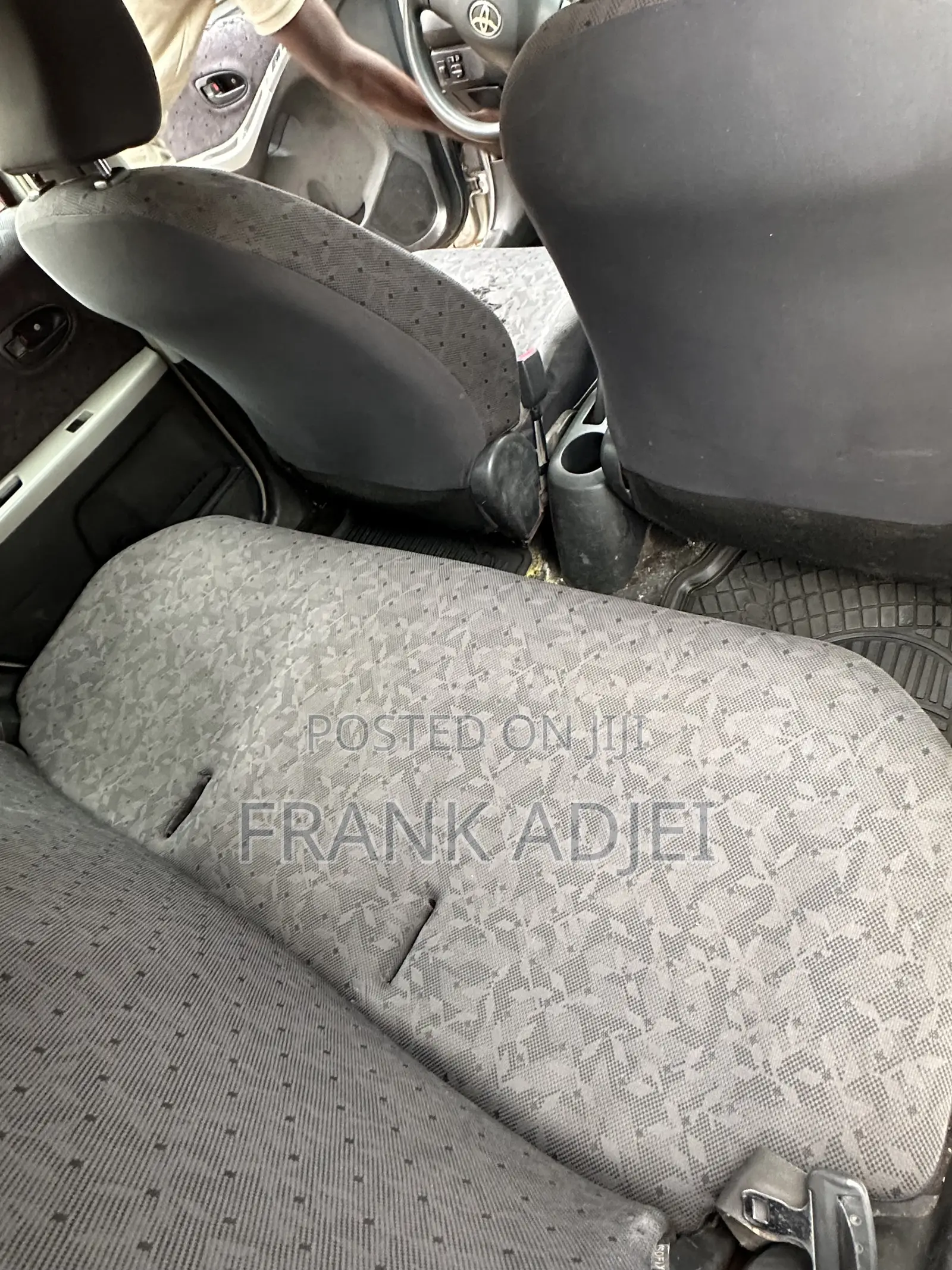 Toyota Vitz 2010 Silver