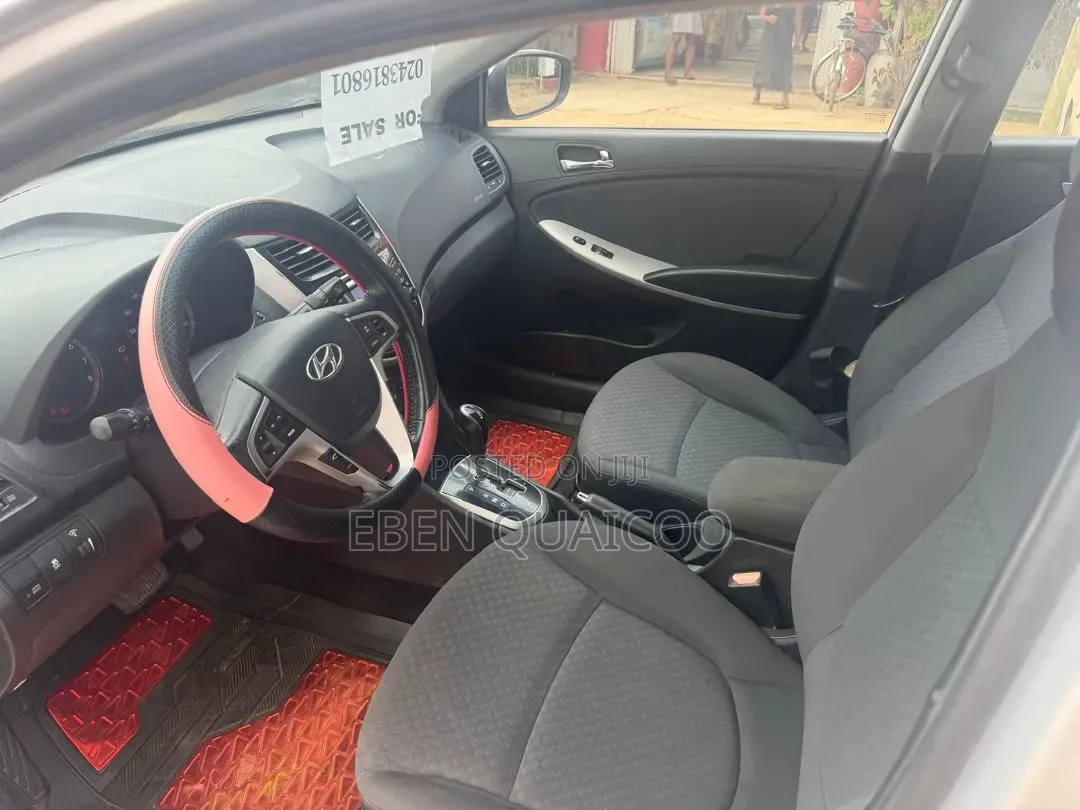 Hyundai Accent 2013 Silver
