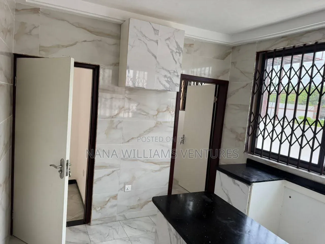 2bdrm Apartment in Leakside Haatso, Ga East Municipal for rent