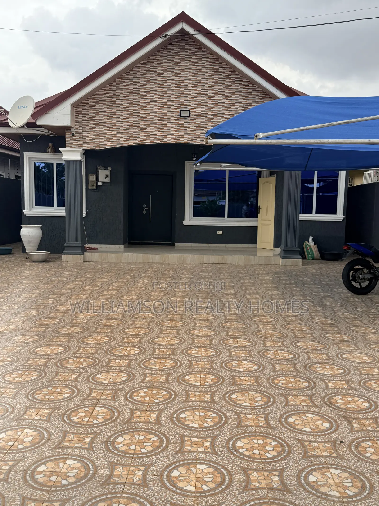4bdrm House in Baatsonaa Total Area, Spintex for rent