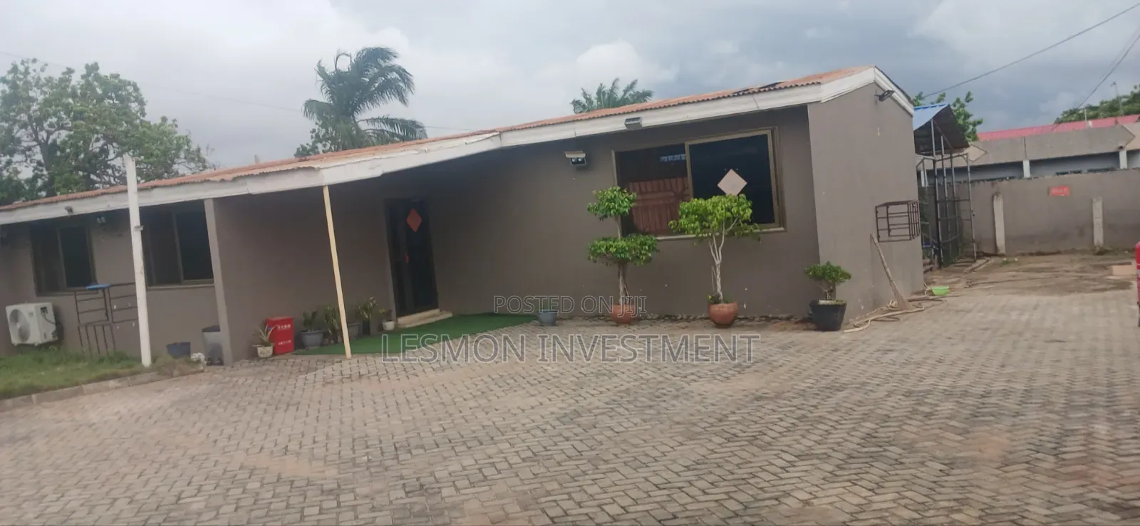3-Bedrooms House for Office Use Only
