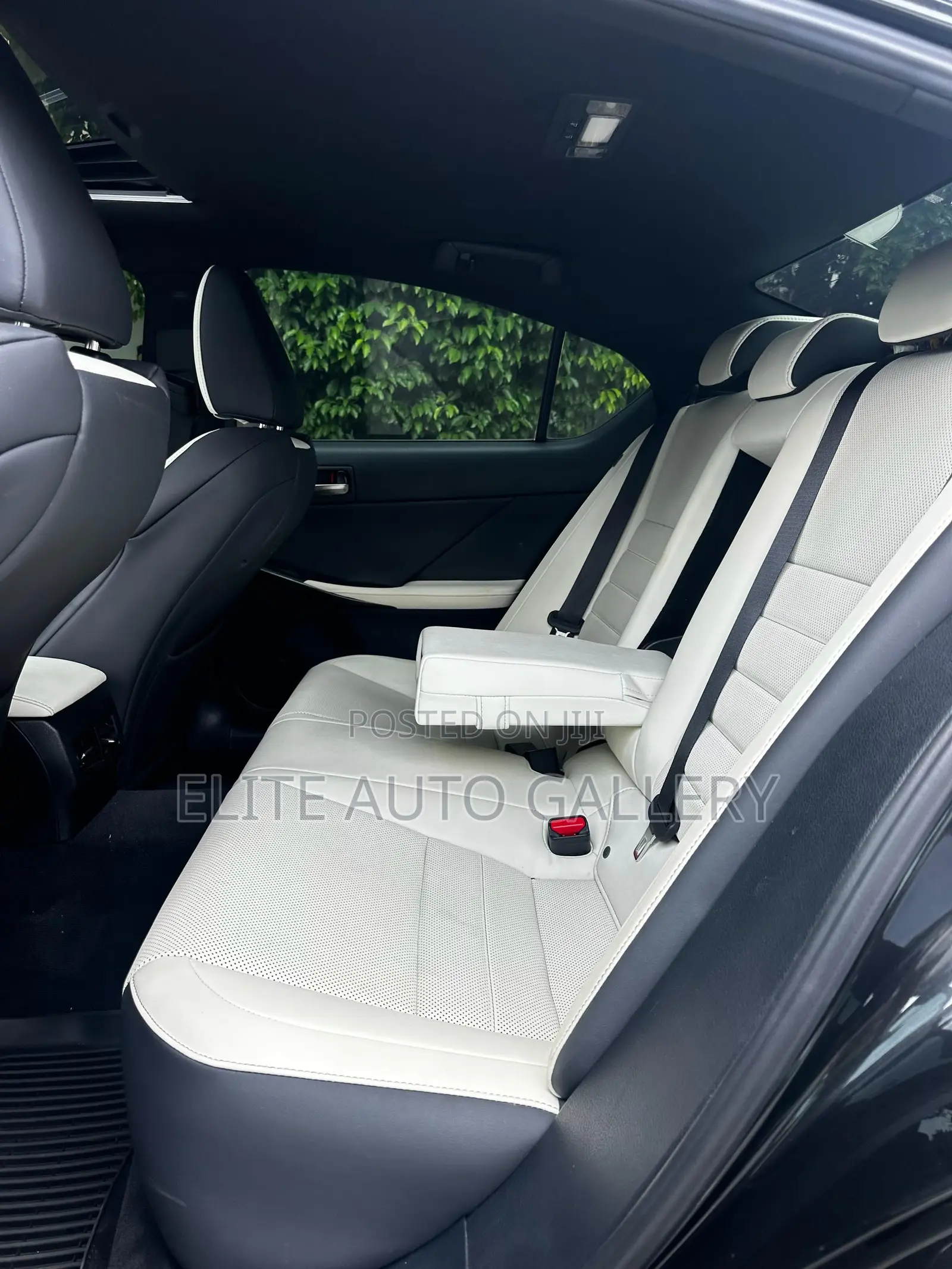 Lexus IS 2022 Black