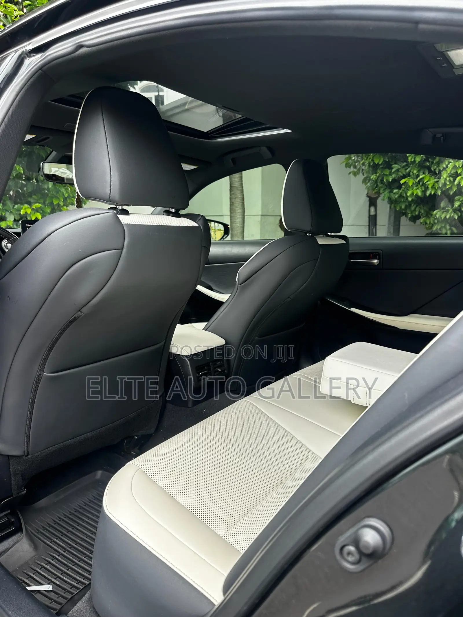 Lexus IS 2022 Black