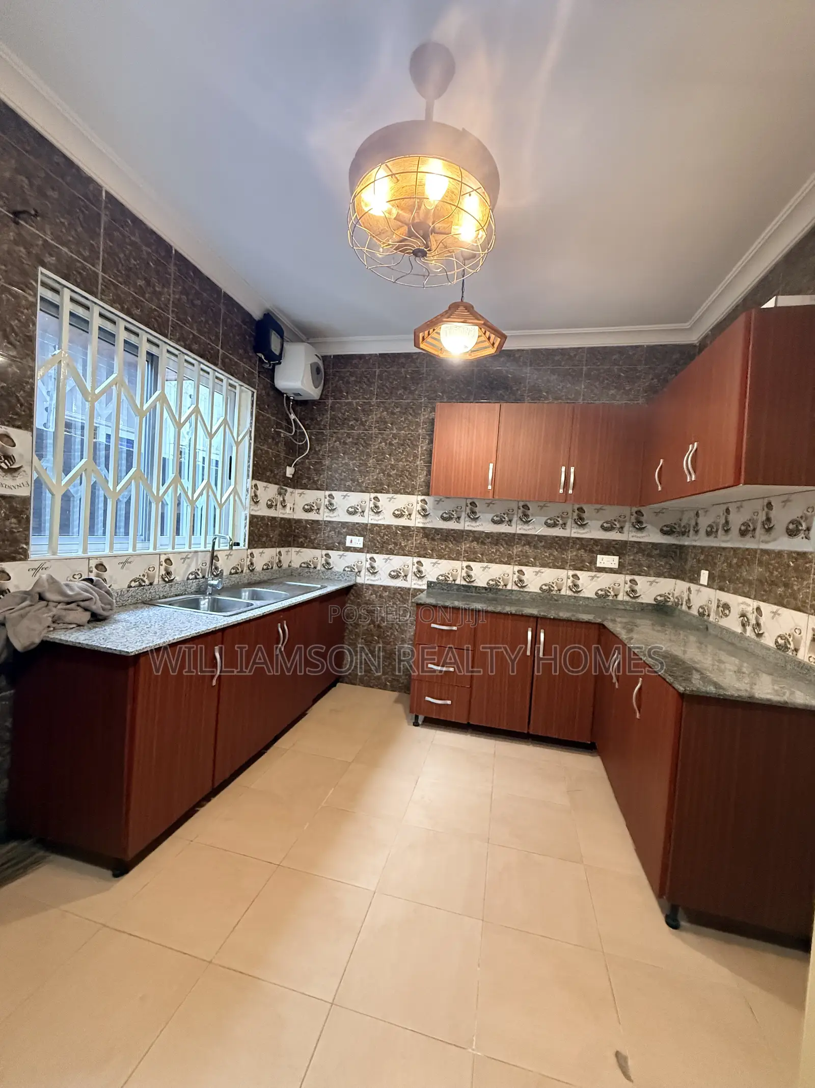 4bdrm House in Baatsonaa Total Area, Spintex for rent