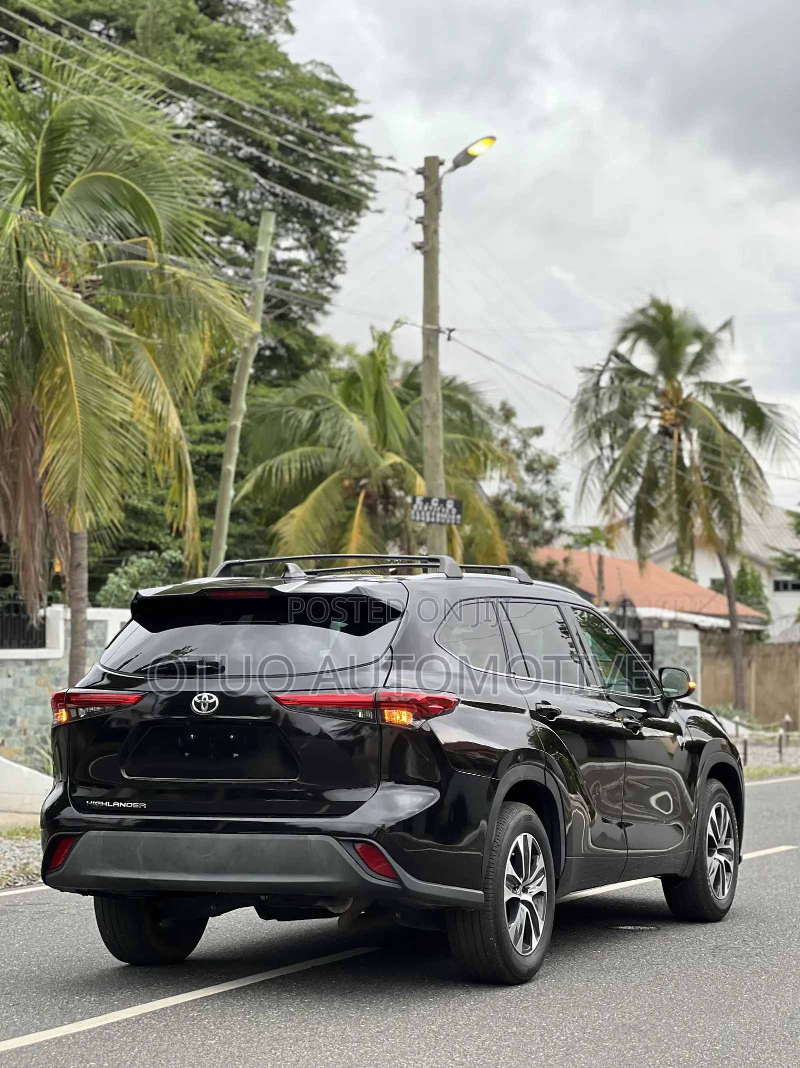 Toyota Highlander Limited 2022 Black
