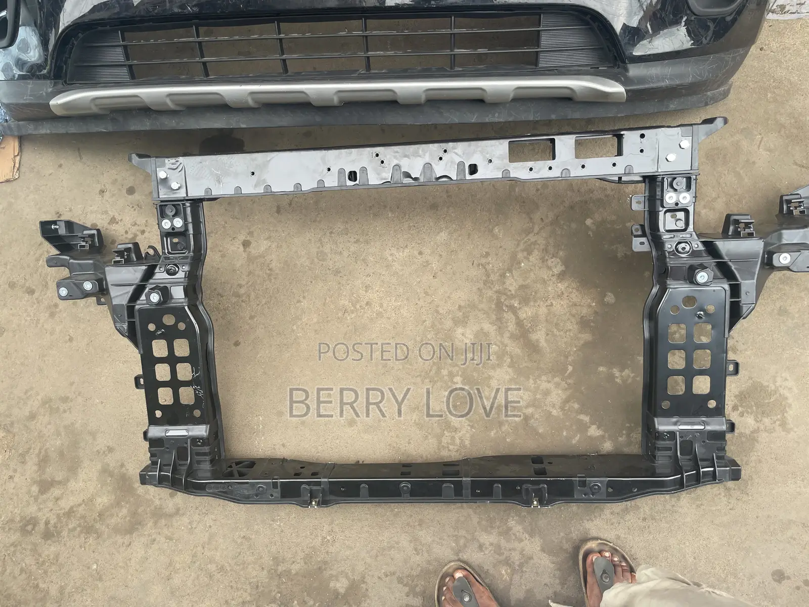 2017-2020 Kia Sorento Radiator Support