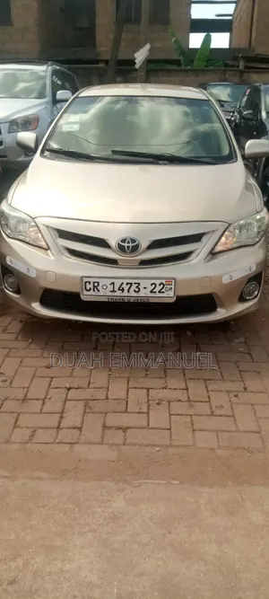 Toyota Corolla LE 4dr Sedan (1.8L 4cyl 4A) 2010 Gold